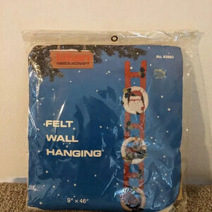 Craft Titan Needlecraft Felt Wall Hanging Craft Holiday Santa Reindeer 93983 NEW